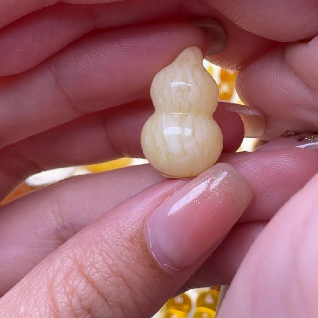 琥珀未镶嵌裸石22号特价漏白蜡虎皮葫芦