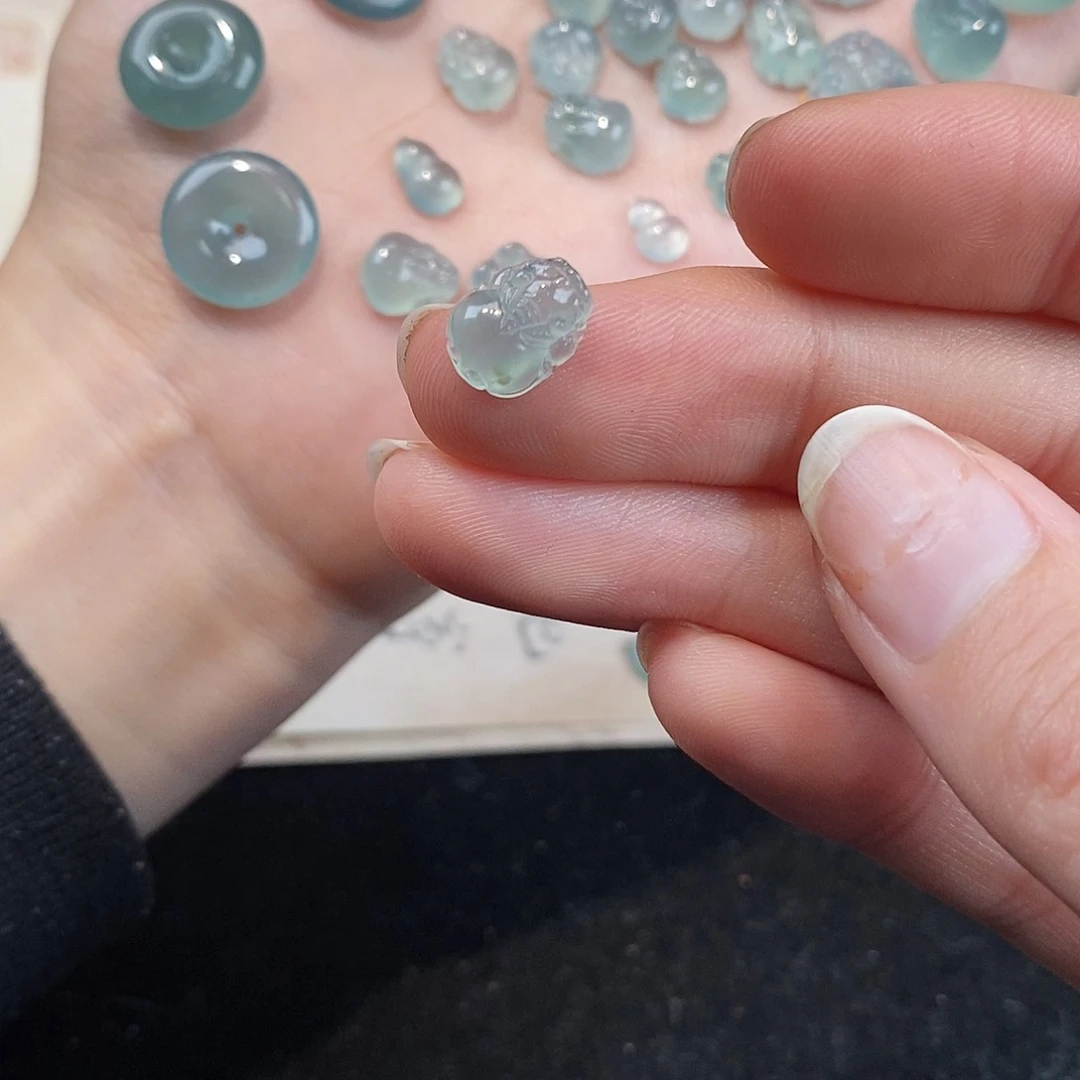 翡翠颈饰未镶嵌天然翡翠