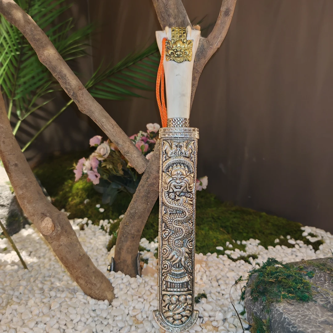 骨头藏刀水果刀纯手工锻打家用户外收藏把玩雕花