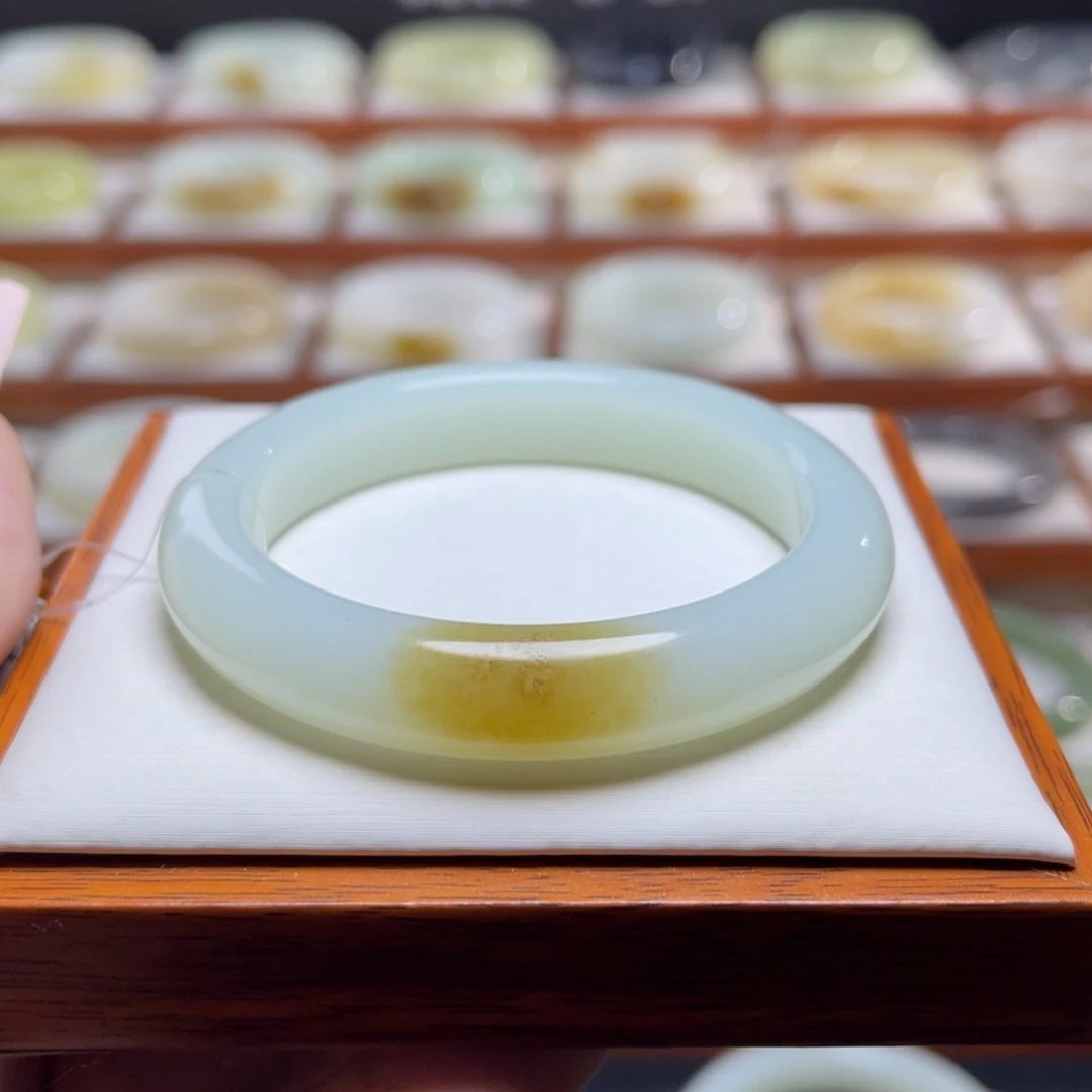 【闪购商品】和田玉手镯未镶嵌