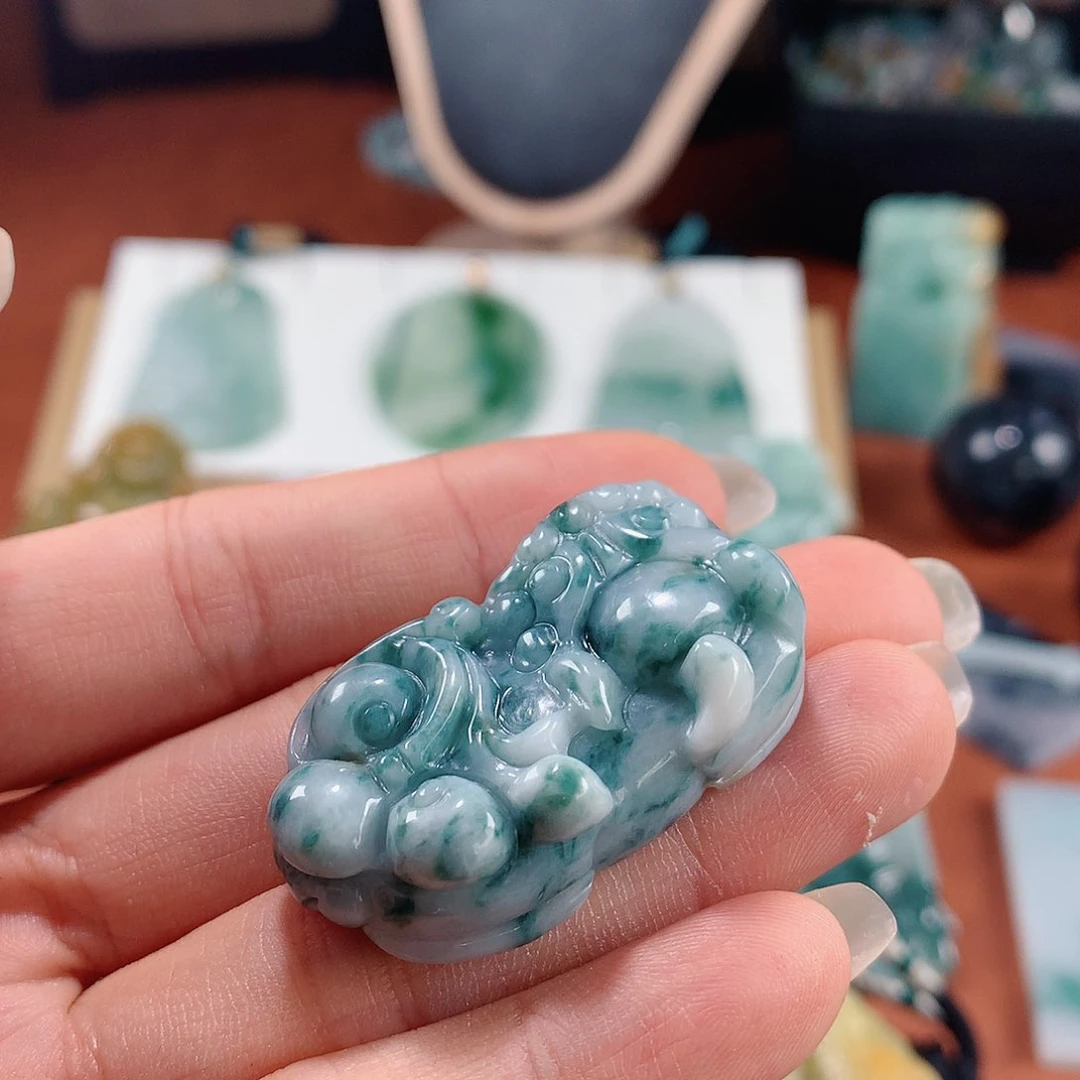 翡翠未镶嵌颈饰天然缅甸A货翡翠