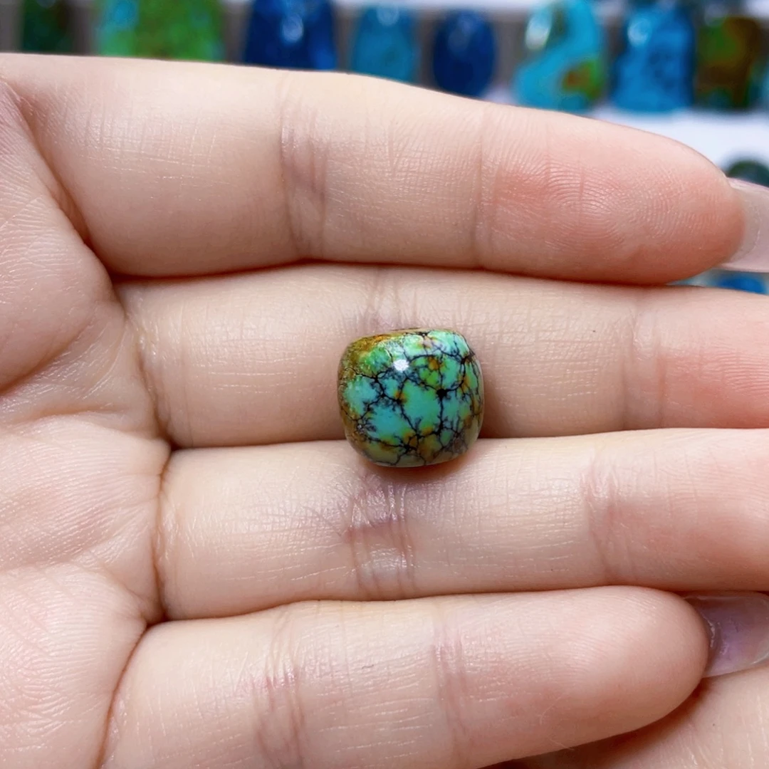 绿松石未镶嵌饰品