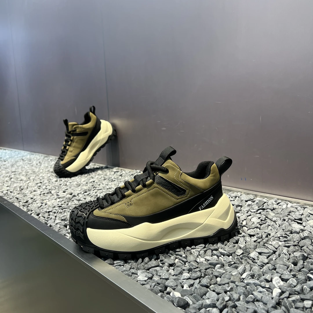 2025秋冬定制爆款男士皮面中帮休闲防滑户外百搭透气厚底潮鞋