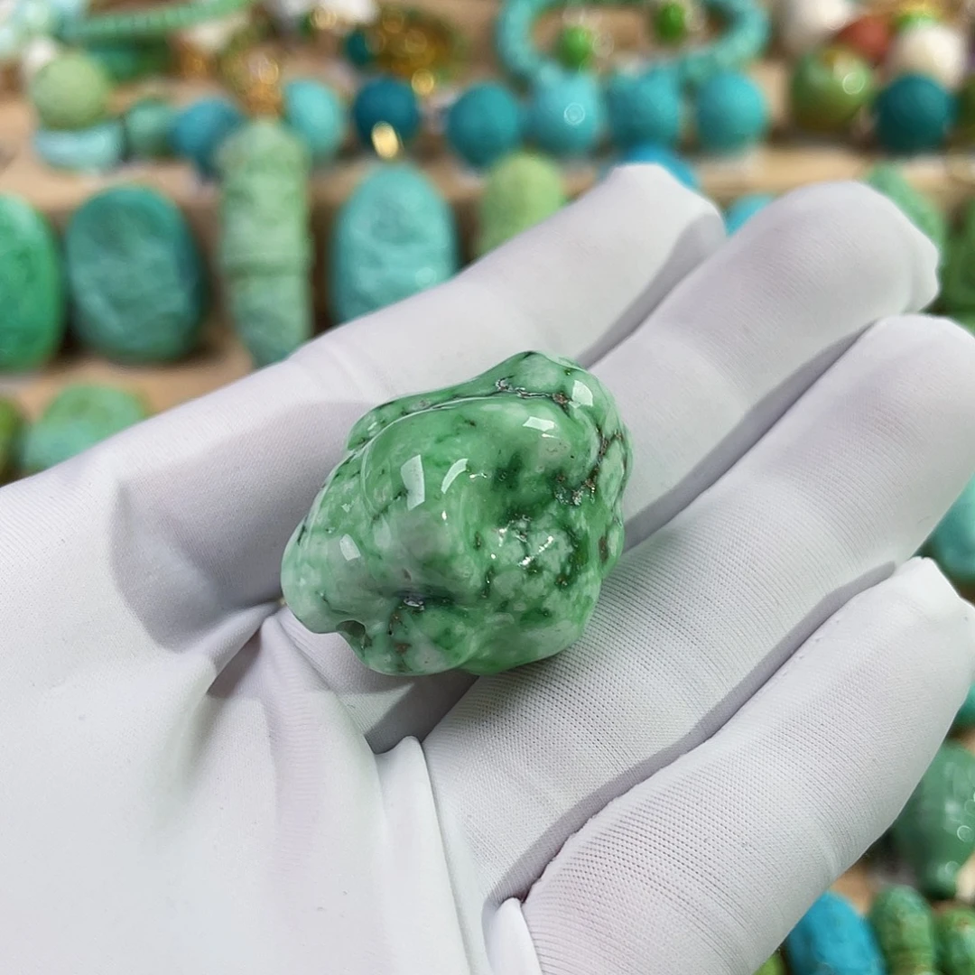 绿松石未镶嵌珠宝奇石