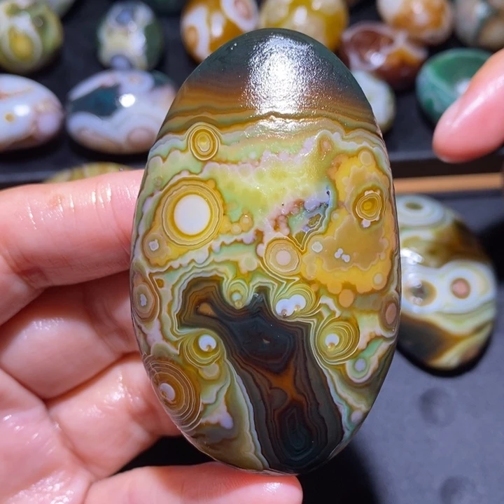 未镶嵌玛瑙/玉髓珠宝半成品85