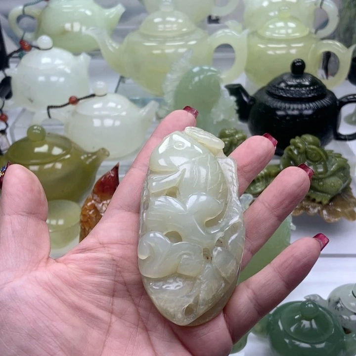 蛇纹石玉壶未镶嵌孤*泪