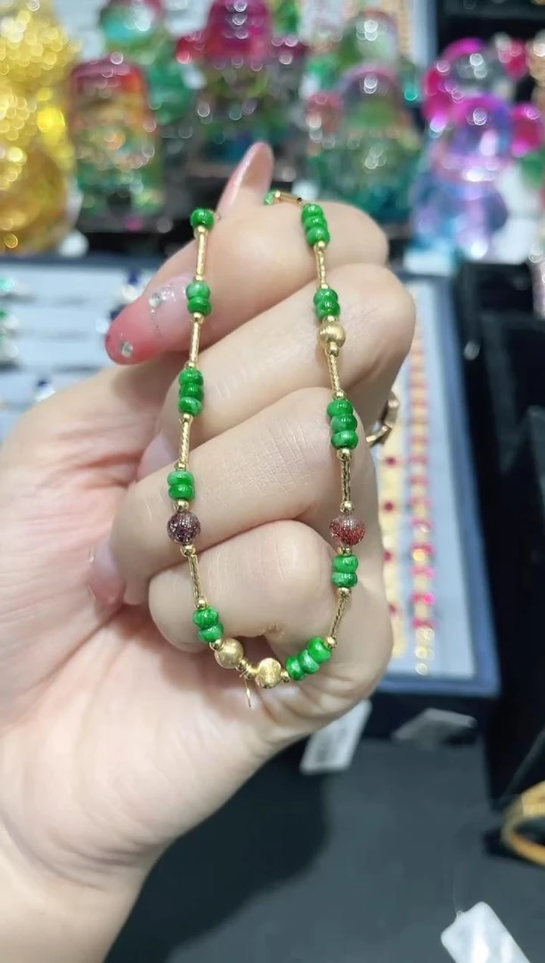 18K金镶嵌翡翠手链