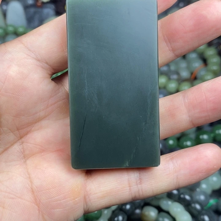 戴***板未镶嵌手链和田玉