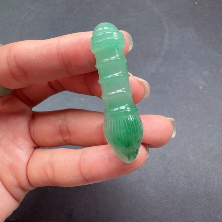 颈饰未镶嵌石英质玉