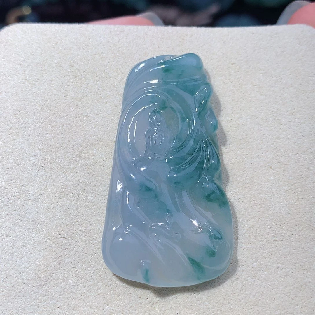 颈饰未镶嵌翡翠素衣