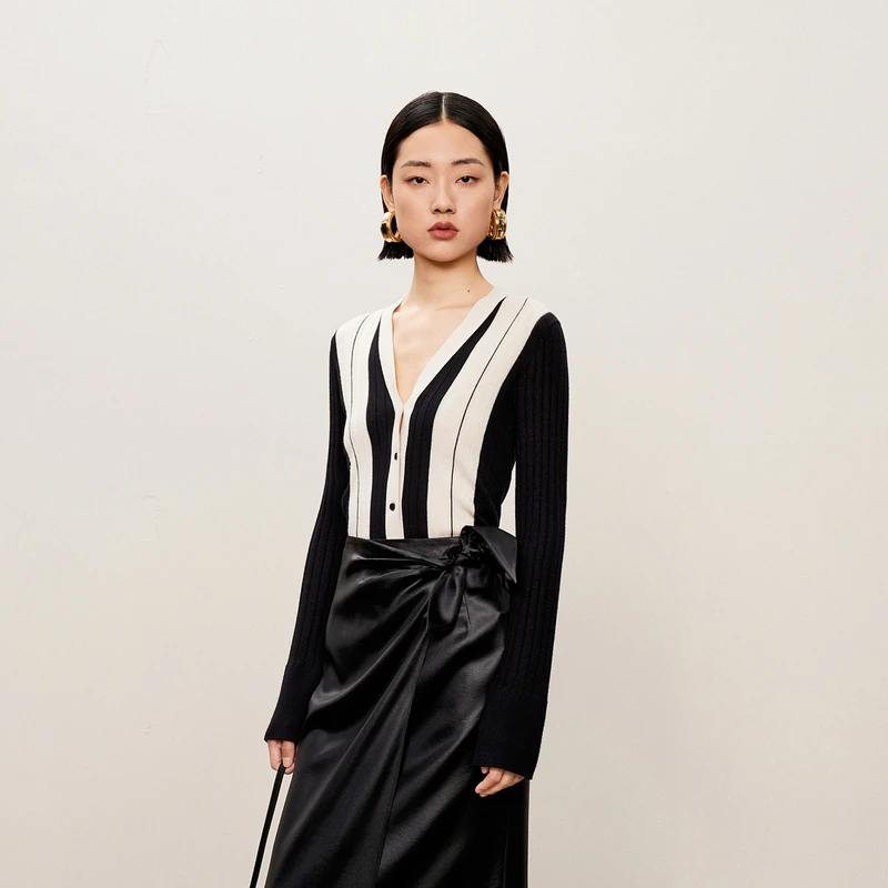 LESS春秋V领线条撞色优雅时尚毛衫女绵羊毛修身针织开衫2O8312520