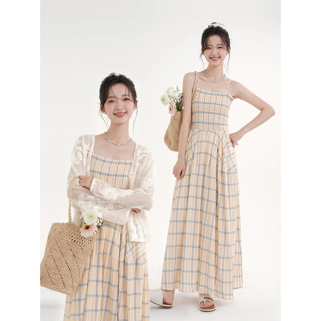 木易易 格子吊带连衣裙女夏季新款海边度假风长裙夏日绝美小裙子