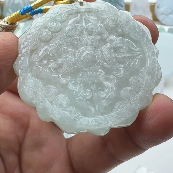 翡翠未镶嵌颈饰天然缅甸A货翡翠