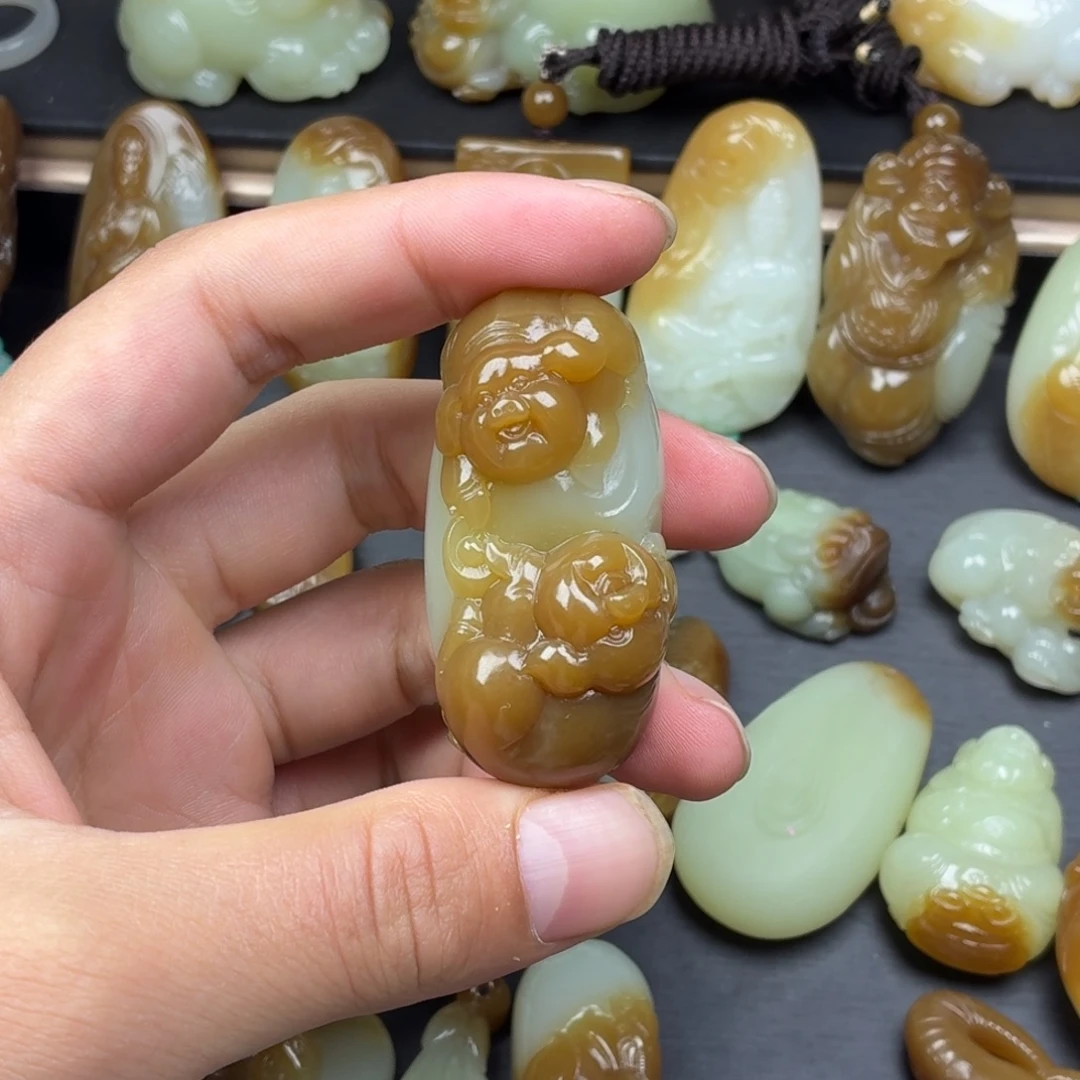 锋***和田玉（糖玉）未镶嵌颈饰