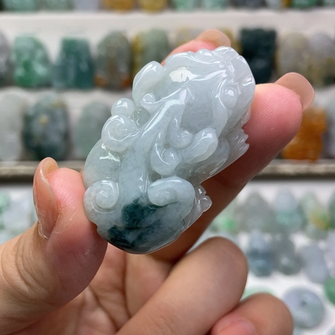 翡翠未镶嵌吊坠(赠链)