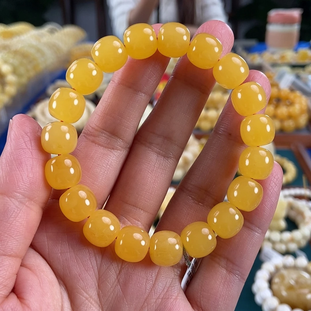 琥珀未镶嵌珠宝奇石11同料鸡油红老型15.58