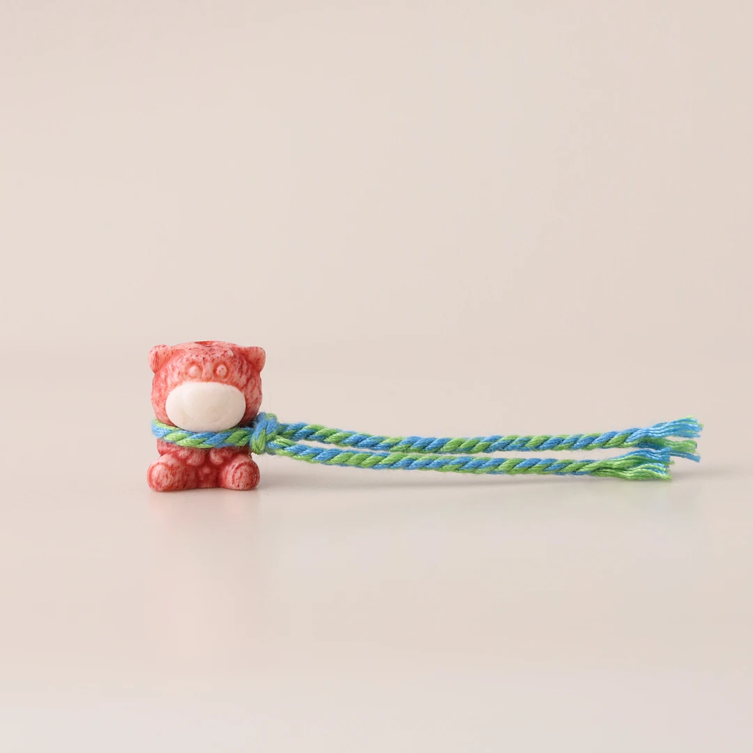 S8511  牛骨草莓熊文玩配饰配件