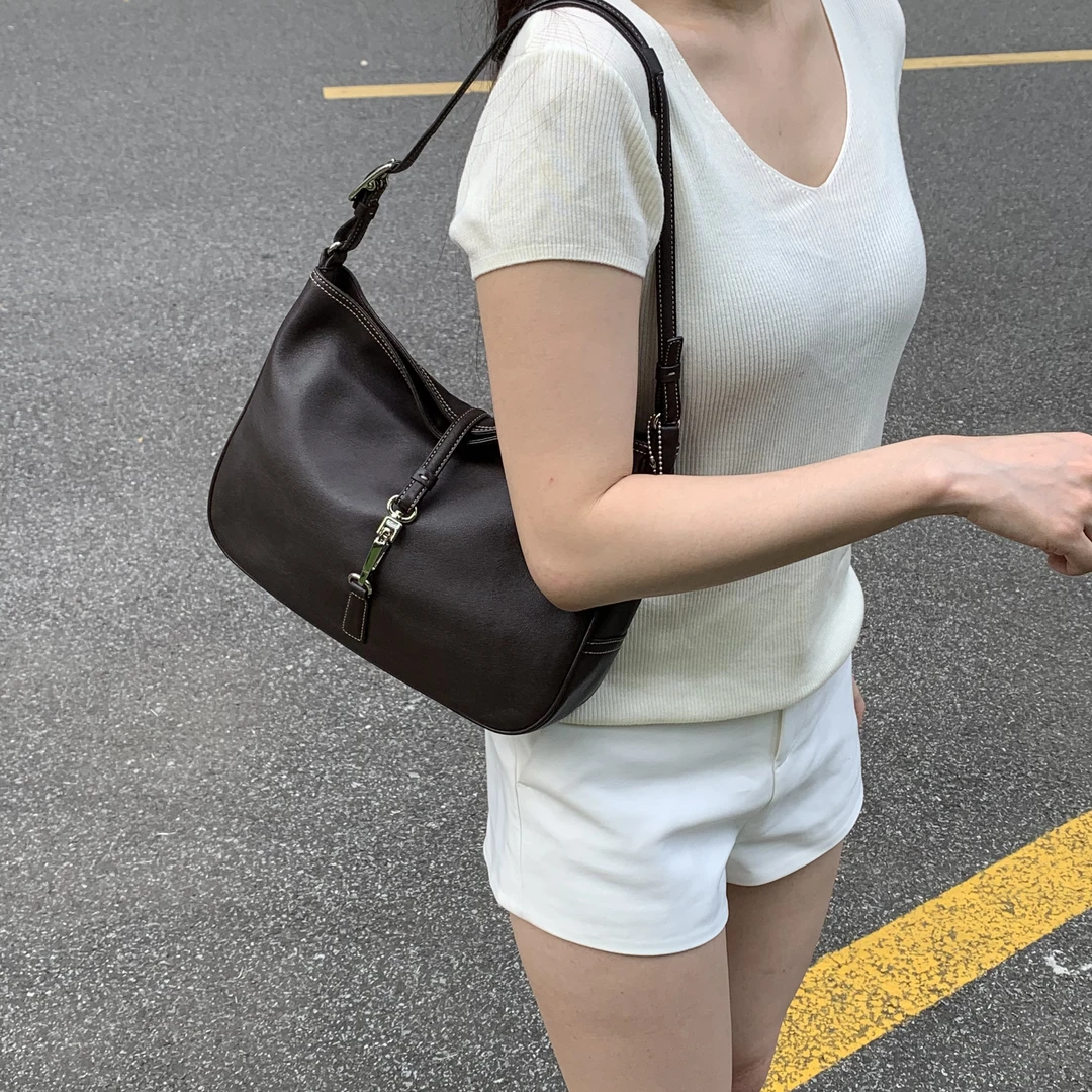 99新 COACH/蔻驰 coach深棕色牛皮银扣Jackie腋下包单肩包hd