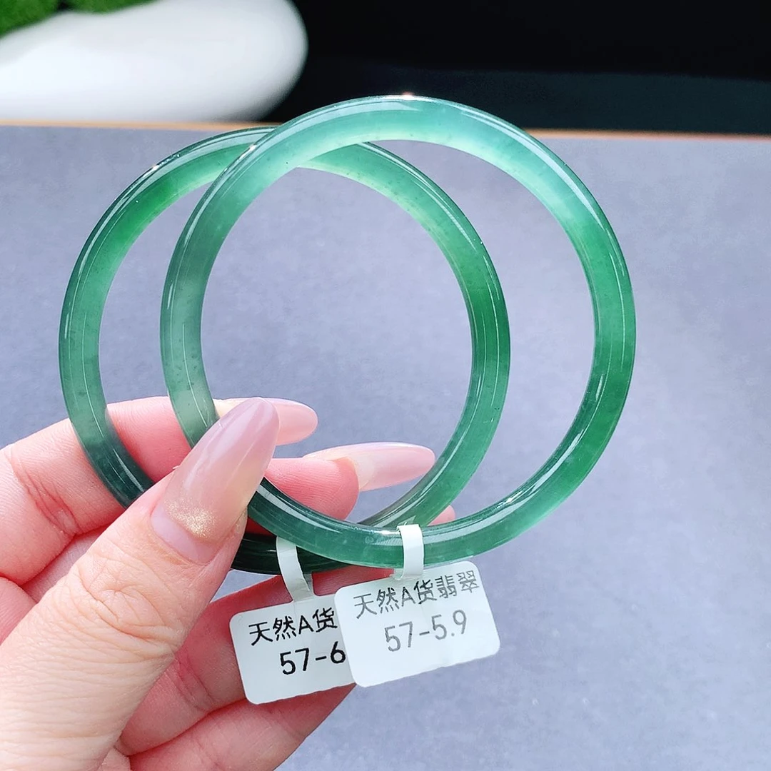 未镶嵌手镯（圆镯）翡翠