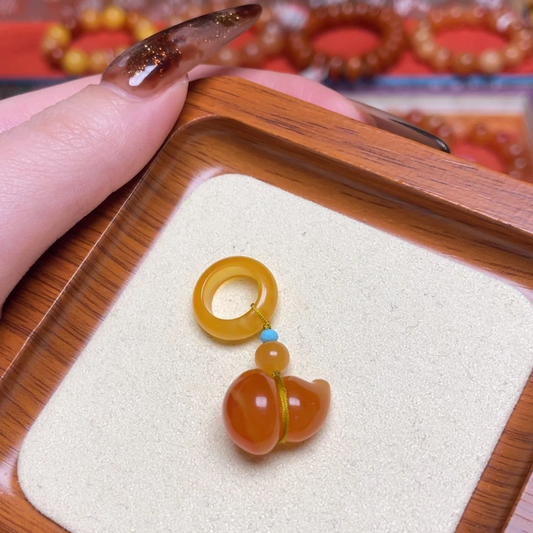 蜜蜡未镶嵌吊坠(不含链)滴流