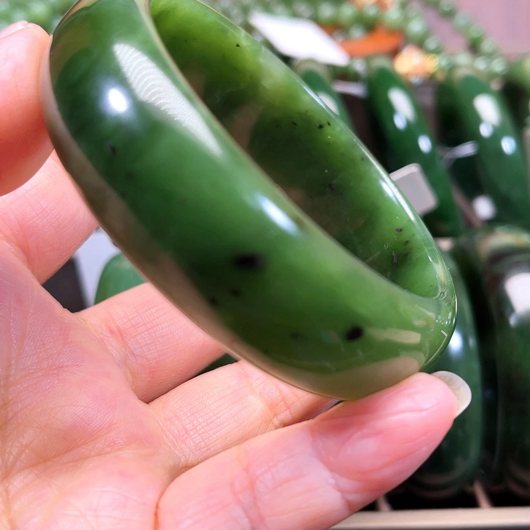 和田玉（碧玉）未镶嵌手镯