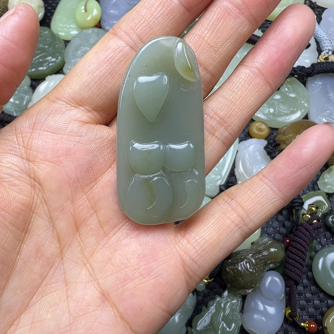 和田玉未镶嵌吊坠(赠链)卡50