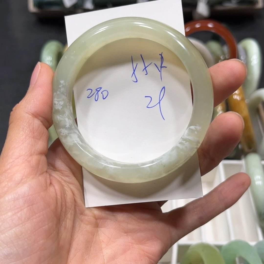 未镶嵌蛇纹石玉手镯
