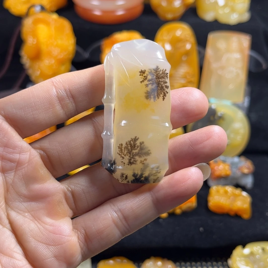 辛***巴石英质玉（黄龙玉）未镶嵌貔貅