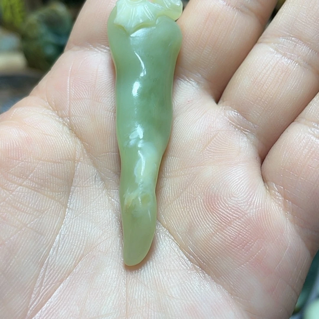 【闪购商品】未镶嵌岫岩河磨玉（透闪石质玉）把件石**1