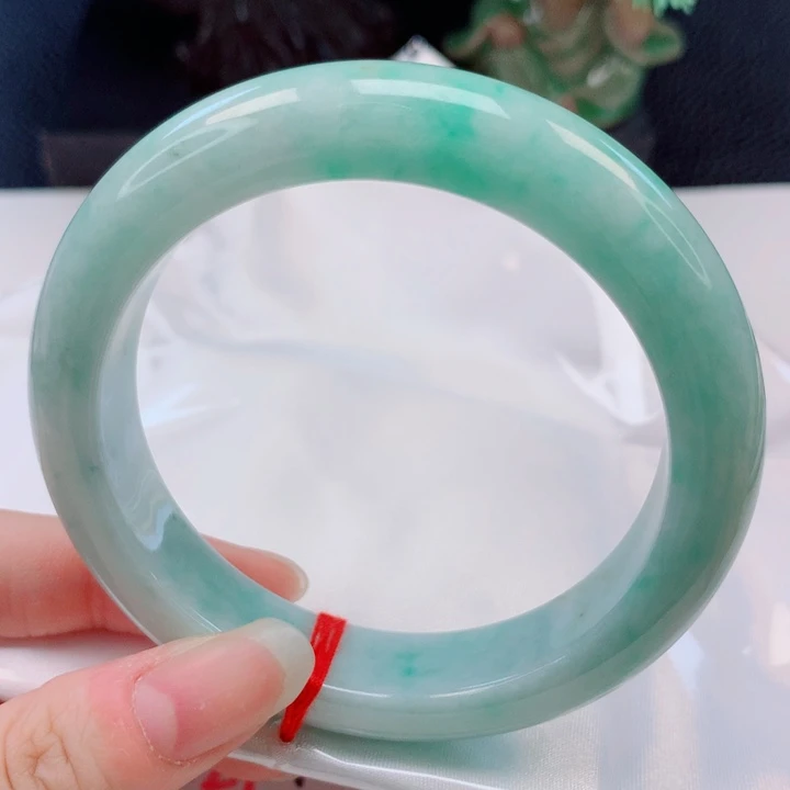 未镶嵌手镯翡翠60圈