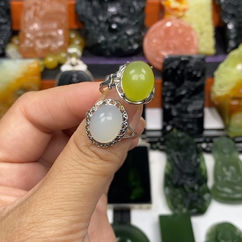 【闪购商品】蛇纹石玉未镶嵌颈饰