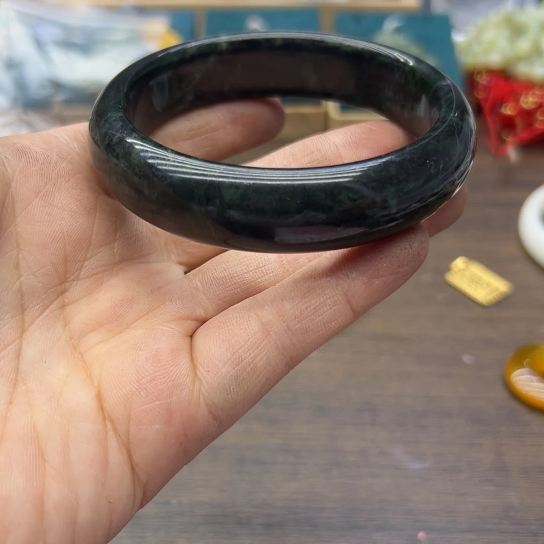 和田玉未镶嵌手镯64.7圈围1494瑕