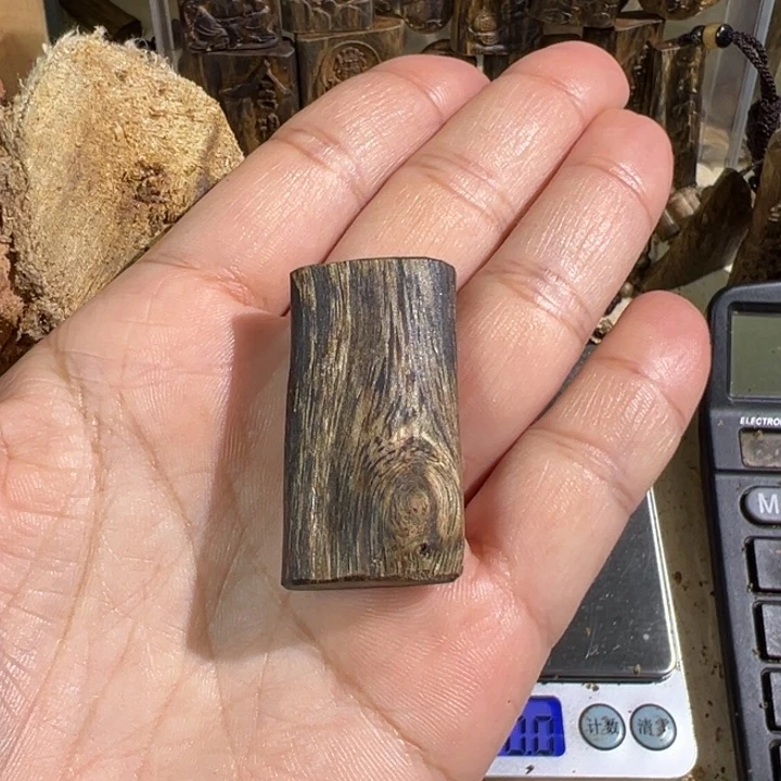 沉香吊坠绿棋楠沉香吊坠5.6克