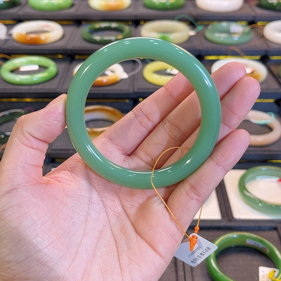 和田玉未镶嵌手镯细无结构 粉青走绿调