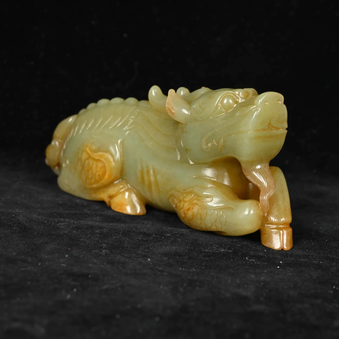 清代趴卧麒麟黄玉/LTK.339785/集萃斋