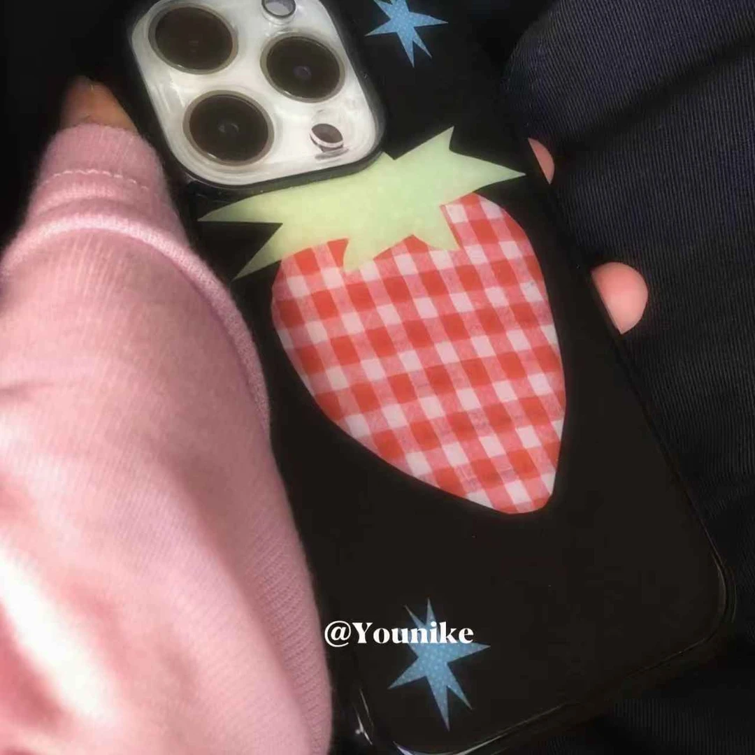 新款草莓韩系网红滴胶手机壳适用苹果16promax高档15简约13小众12