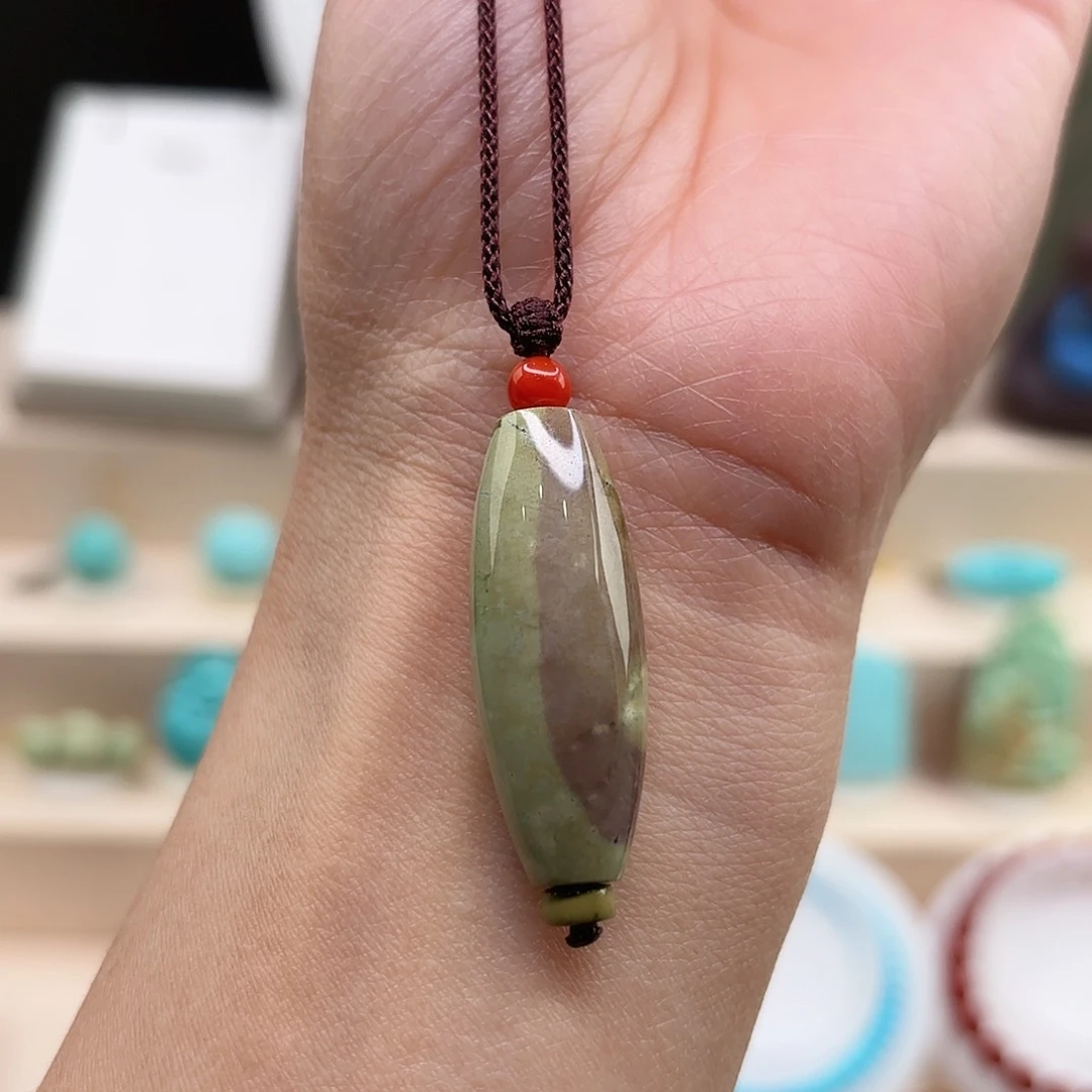 绿松石配饰未镶嵌