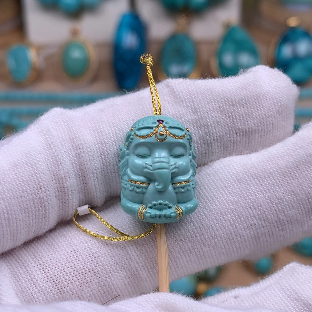 绿松石未镶嵌珠宝奇石