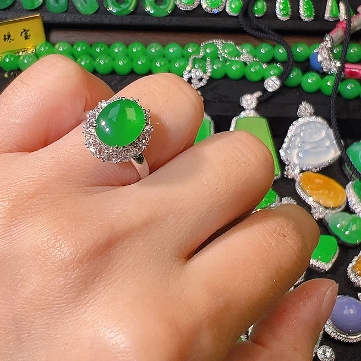 翡翠18K金镶嵌戒指戒指