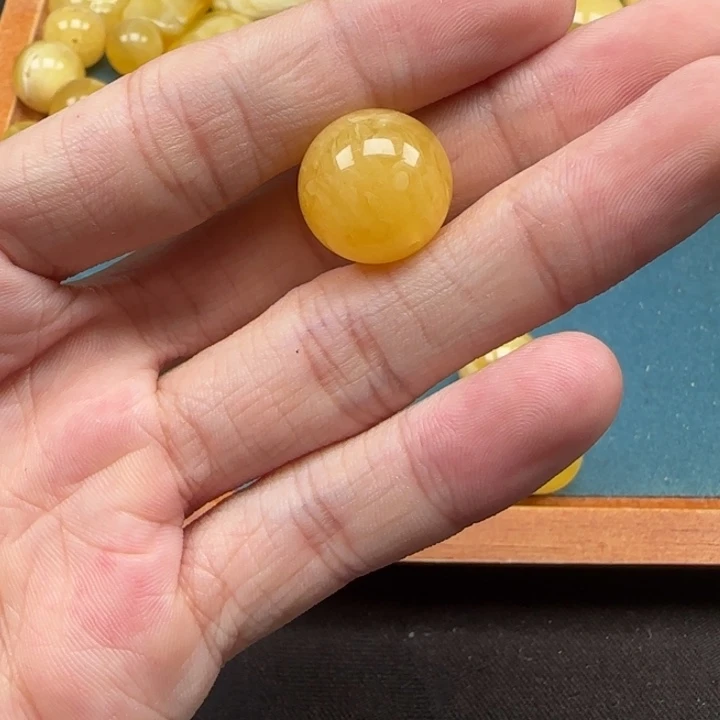 未镶嵌琥珀裸石天然143