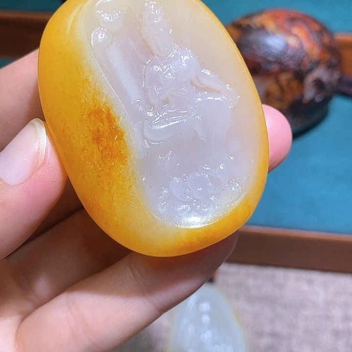 雨***了颈饰未镶嵌和田玉