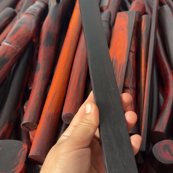 用***2大叶紫檀（黑酸枝木类）