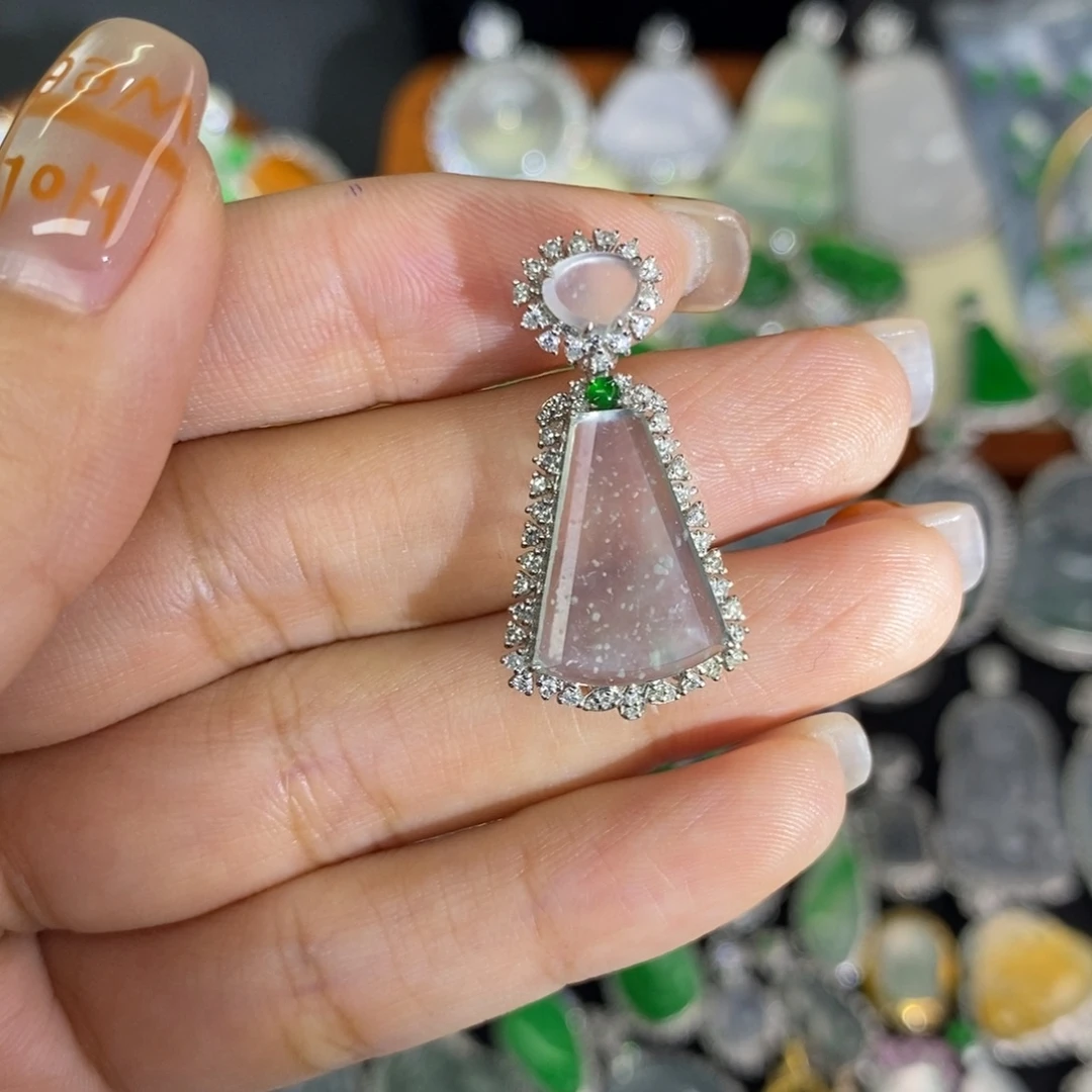 翡翠18K金镶嵌颈饰A货翡翠