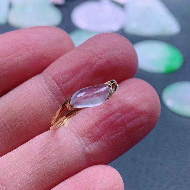 天然A货翡翠18k金玻璃种随形翡翠戒指 尺寸:17.1-4.5 石:11-4.5mm