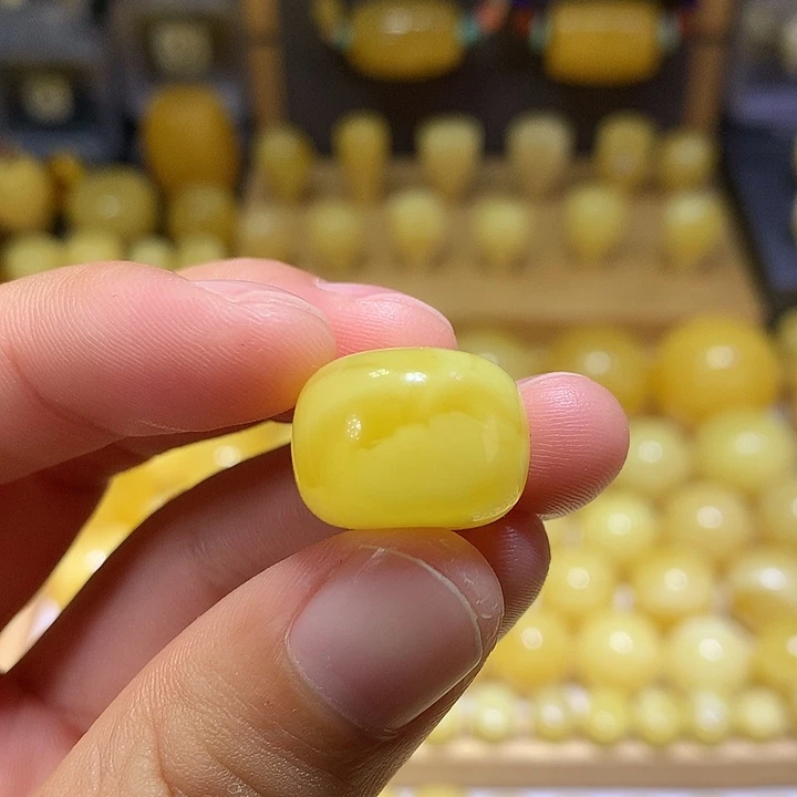 蜜蜡未镶嵌裸石天然俄料黄白花蜜蜡微瑕墩子17.7