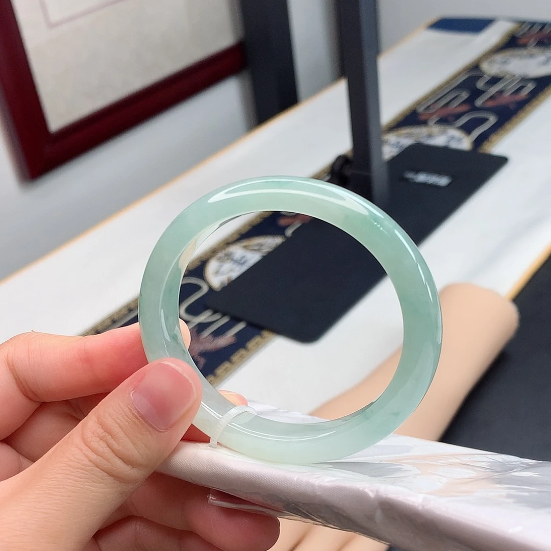 翡翠手镯未镶嵌18号