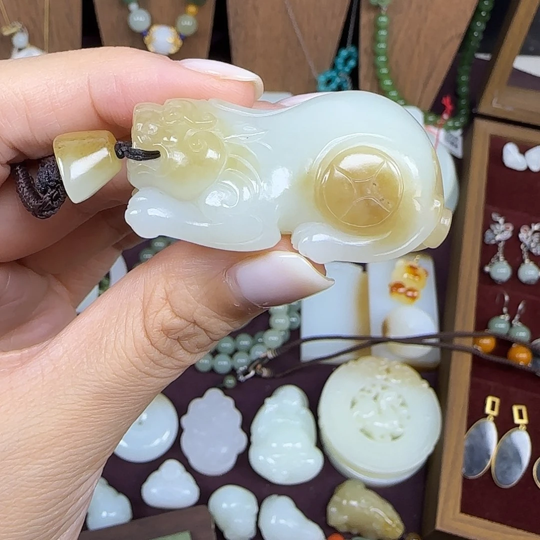 颈饰未镶嵌和田玉