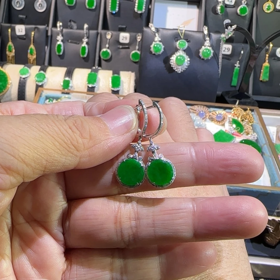 翡翠18K金镶嵌颈饰耳包