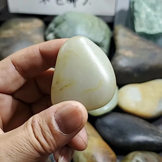 未镶嵌和田玉（糖玉）挂件