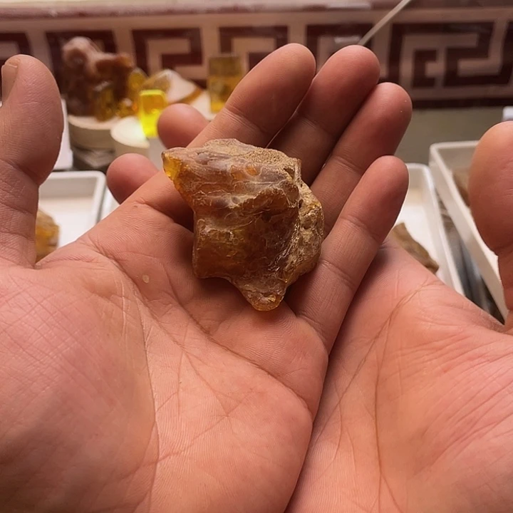 大***明未镶嵌定制琥珀天然琥珀蜜蜡